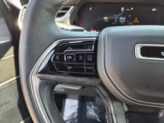 Jeep Grand Cherokee 2022 4x2 Overland 4dr SUV (midyear release)