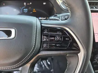Jeep Grand Cherokee 2022 4x2 Overland 4dr SUV (midyear release)