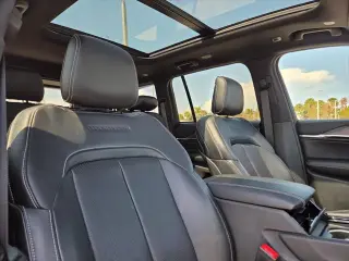 Jeep Grand Cherokee 2022 4x2 Overland 4dr SUV (midyear release)