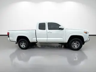 Toyota Tacoma 2022 4x4 SR V6 4dr Access Cab 6.1 ft LB