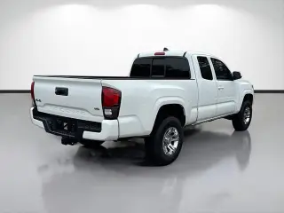 Toyota Tacoma 2022 4x4 SR V6 4dr Access Cab 6.1 ft LB