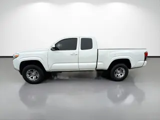 Toyota Tacoma 2022 4x4 SR V6 4dr Access Cab 6.1 ft LB