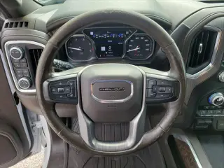 GMC Sierra 3500HD 2020 4x4 Denali 4dr Crew Cab SB SRW