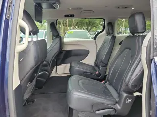 Chrysler Pacifica 2019 Touring L 4dr Mini-Van