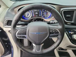 Chrysler Pacifica 2019 Touring L 4dr Mini-Van