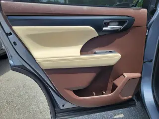 Toyota Highlander 2021 AWD XLE 4dr SUV
