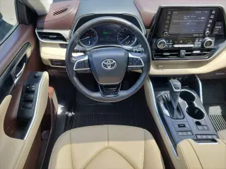 Toyota Highlander 2021 AWD XLE 4dr SUV