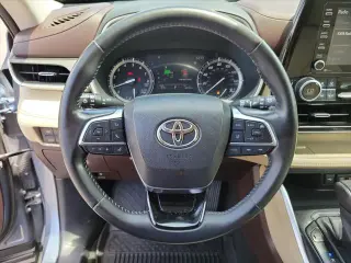 Toyota Highlander 2021 AWD XLE 4dr SUV