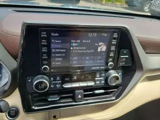 Toyota Highlander 2021 AWD XLE 4dr SUV
