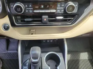 Toyota Highlander 2021 AWD XLE 4dr SUV