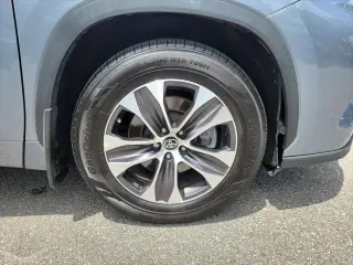 Toyota Highlander 2021 AWD XLE 4dr SUV