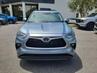 Toyota Highlander 2021 AWD XLE 4dr SUV