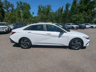 Hyundai ELANTRA Hybrid 2025 SEL Sport 4dr Sedan