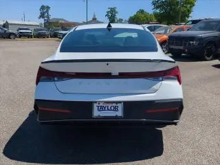 Hyundai ELANTRA Hybrid 2025 SEL Sport 4dr Sedan