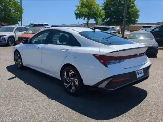 Hyundai ELANTRA Hybrid 2025 SEL Sport 4dr Sedan