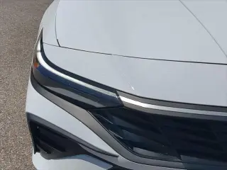 Hyundai ELANTRA Hybrid 2025 SEL Sport 4dr Sedan