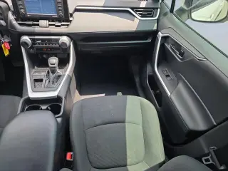 Toyota RAV4 2021 LE 4dr SUV