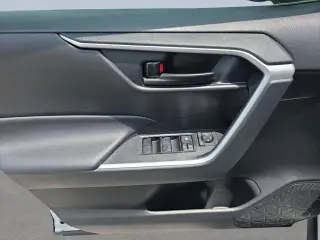 Toyota RAV4 2021 LE 4dr SUV