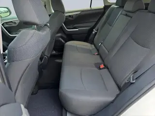 Toyota RAV4 2021 LE 4dr SUV