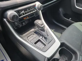 Toyota RAV4 2021 LE 4dr SUV