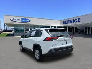 Toyota RAV4 2021 LE 4dr SUV