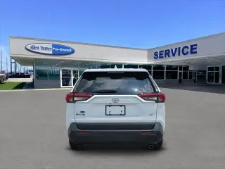 Toyota RAV4 2021 LE 4dr SUV