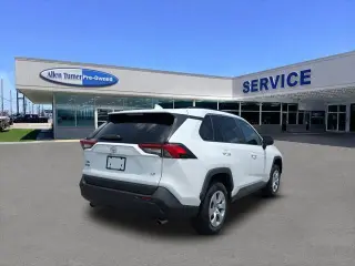Toyota RAV4 2021 LE 4dr SUV