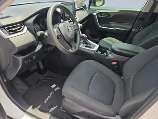 Toyota RAV4 2021 LE 4dr SUV