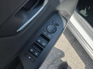 Hyundai KONA 2026 SEL Premium 4dr SUV