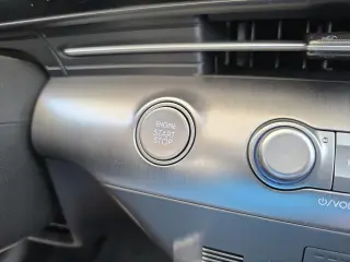 Hyundai KONA 2026 SEL Premium 4dr SUV