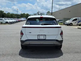 Hyundai KONA 2026 SEL Premium 4dr SUV