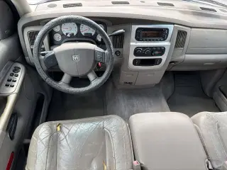 Dodge Ram 1500 2005 4dr Quad Cab SLT RWD SB