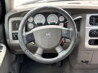Dodge Ram 1500 2005 4dr Quad Cab SLT RWD SB