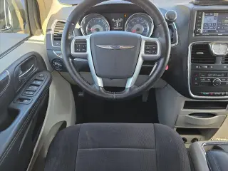 Chrysler Town and Country 2011 Touring 4dr Mini-Van