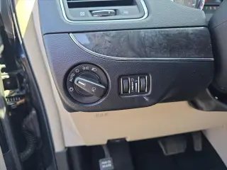 Chrysler Town and Country 2011 Touring 4dr Mini-Van