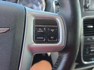 Chrysler Town and Country 2011 Touring 4dr Mini-Van