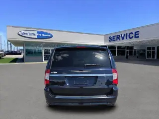 Chrysler Town and Country 2011 Touring 4dr Mini-Van