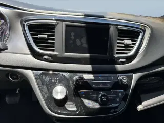 Chrysler Pacifica 2019 Touring Plus 4dr Mini-Van