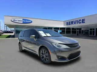 Chrysler Pacifica 2019 Touring Plus 4dr Mini-Van