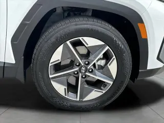 Hyundai TUCSON 2026 SEL Premium 4dr SUV