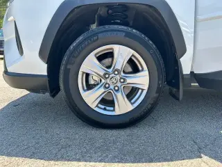 Toyota RAV4 Hybrid 2024 AWD XLE 4dr SUV