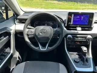 Toyota RAV4 Hybrid 2024 AWD XLE 4dr SUV