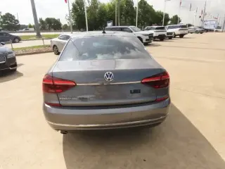 Volkswagen Passat 2017 1.8T SEL Premium 4dr Sedan
