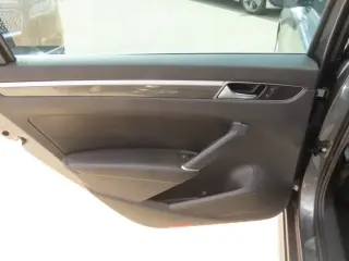Volkswagen Passat 2017 1.8T SEL Premium 4dr Sedan