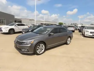 Volkswagen Passat 2017 1.8T SEL Premium 4dr Sedan