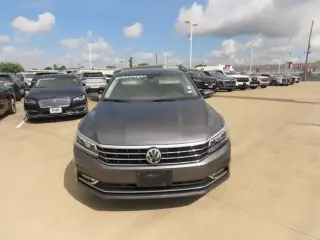 Volkswagen Passat 2017 1.8T SEL Premium 4dr Sedan