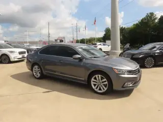 Volkswagen Passat 2017 1.8T SEL Premium 4dr Sedan