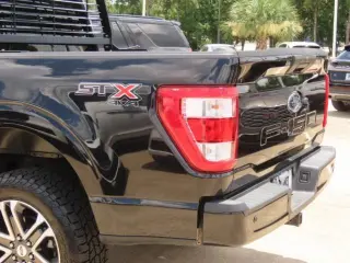 Ford F-150 2022 4x4 XL 4dr SuperCrew 5.5 ft. SB
