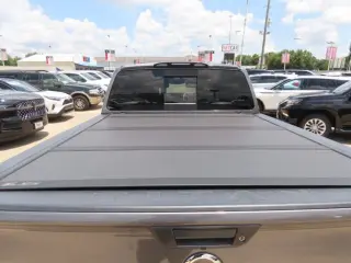 Nissan Titan 2021 4x4 SV 4dr Crew Cab 5.6 ft. SB