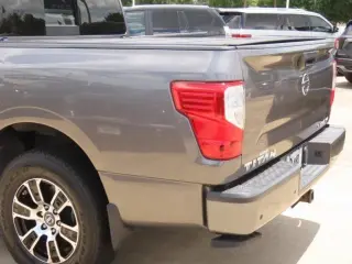 Nissan Titan 2021 4x4 SV 4dr Crew Cab 5.6 ft. SB